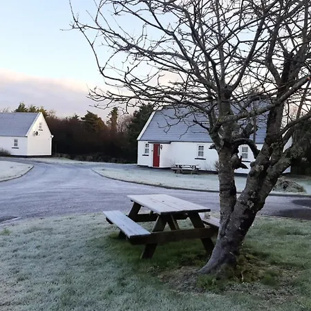 Wild Rowan - 2 Bedroom * Louisburgh