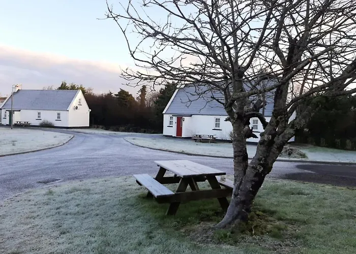 Wild Rowan - 2 Bedroom * Louisburgh